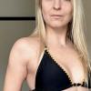 Carissa, die nette Frau von nebenan. Bild
