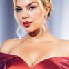Blond Liya, reife Lady von 43 Jahren. Bild